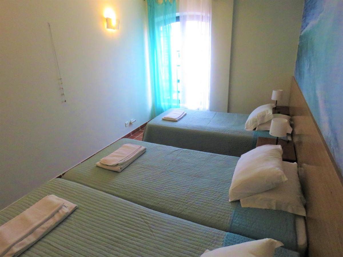 Supertubos Beach Hostel Atouguia Da Baleia Kültér fotó