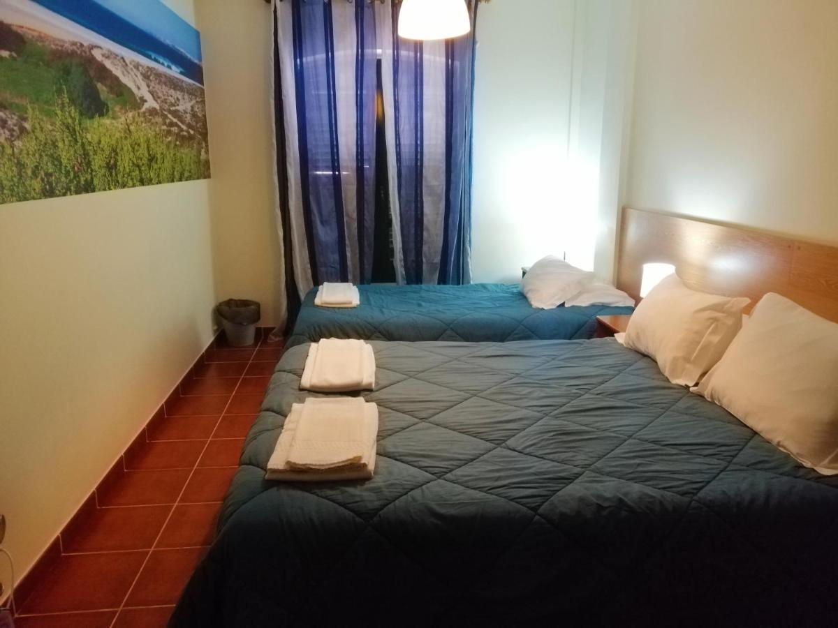 Supertubos Beach Hostel Atouguia Da Baleia Kültér fotó