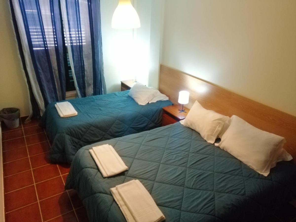 Supertubos Beach Hostel Atouguia Da Baleia Kültér fotó