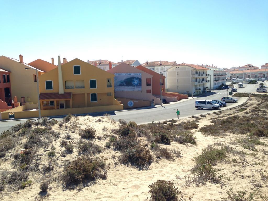 Supertubos Beach Hostel Atouguia Da Baleia Kültér fotó