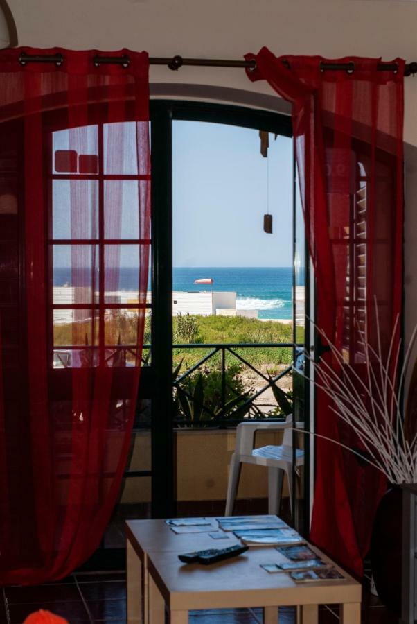 Supertubos Beach Hostel Atouguia Da Baleia Kültér fotó